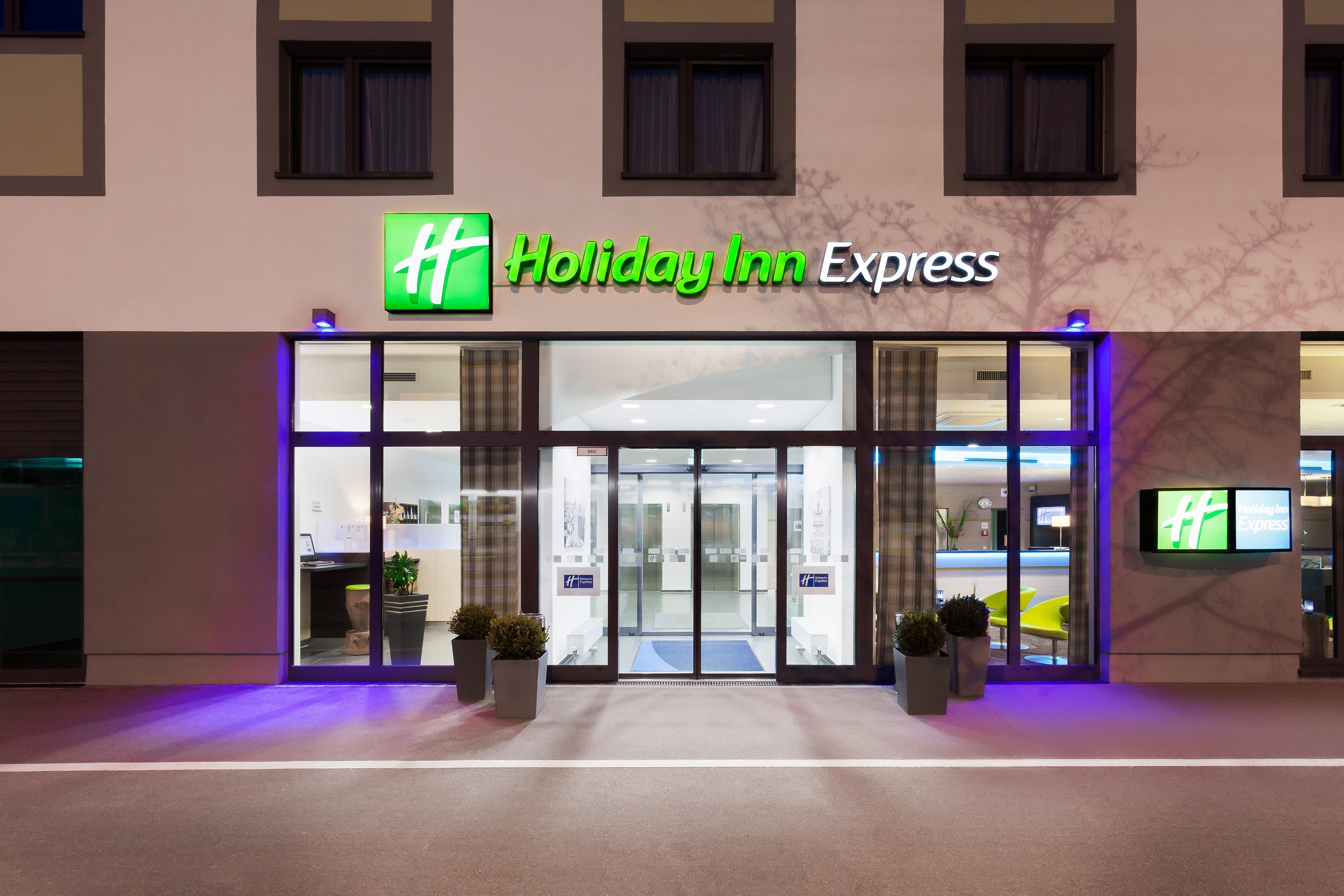 Holiday Inn Express Augsburg, An Ihg Hotel Exterior foto